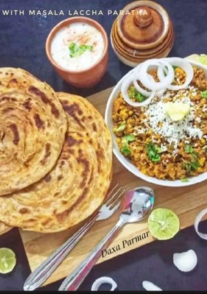 पनीर भुर्जी और मसाला लच्छा पराठा रेसिपी मुख्य फोटो