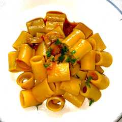 Foto di Pasta con guanciale e frutti di mare