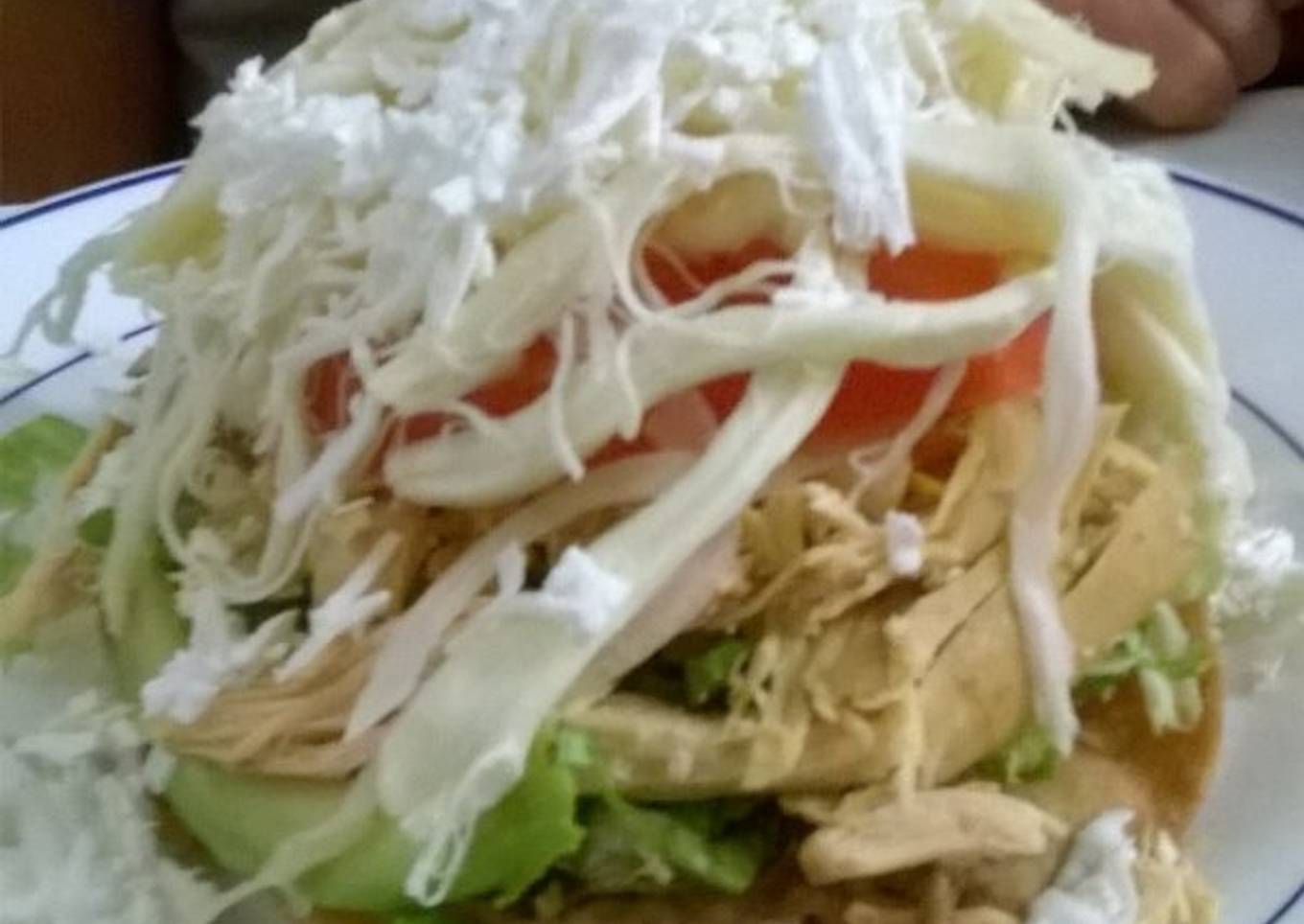 Tostada de pechuga ranchera