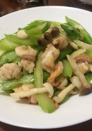 蝦仁炒西洋芹 的食譜成品照片