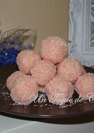 Una foto de NARIYAL LADOO नारील लाडू - La India
