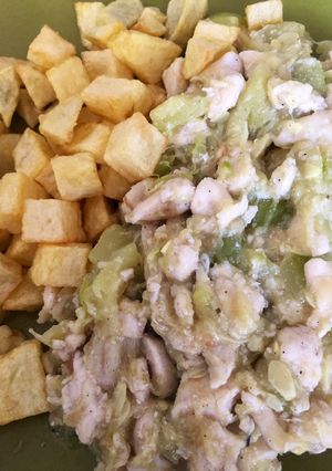 Una foto de Guiso zapallo italiano con papas fritas 🍟