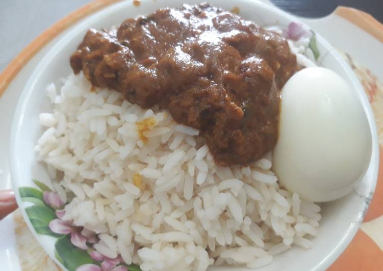 Recipe of Super Quick Homemade Rice with stew and boiled egg