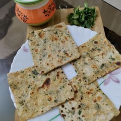 A picture of Dhaniya paratha.