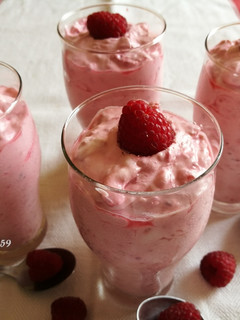 Édes csábítás - hűsítő krémes málnahab Jucus módra😋 recept fotója
