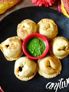 मटर कचौड़ी (Matar kachori recipe in hindi) रेसिपी मुख्य फोटो