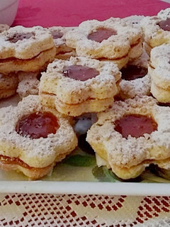 Citromos, lekváros linzer és kifli recept fotója