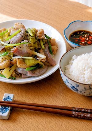 Hình của món Lòng heo xào dưa cải chua.