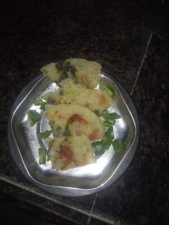 सूजी उत्तपम (Suji uttapam recipe in hindi) रेसिपी मुख्य फोटो