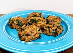 Una foto de Bizcochitos rústicos de queso y kale