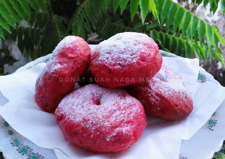 Donat Buah Naga Merah