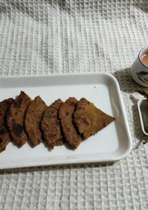 બાજરી ના લહસુની પરોઠા (Bajri Lasooni Paratha Recipe In Gujarati) રેસીપી મુખ્ય ફોટો