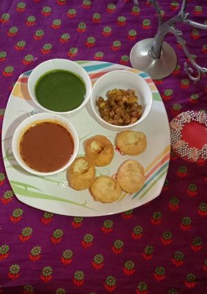 पाणी पुरी (pani puri recipe in marathi) रेसिपी चे मुख्य फोटो 