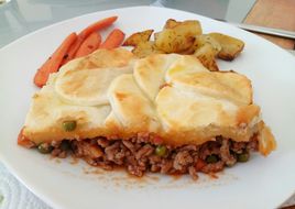 Minced beef cobbler
