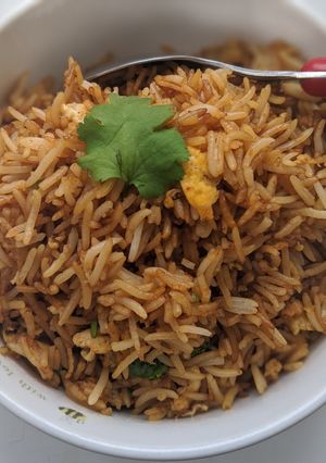 A picture of Garlic n egg fried rice.