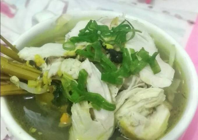 Soto Ayam Bening Kuning