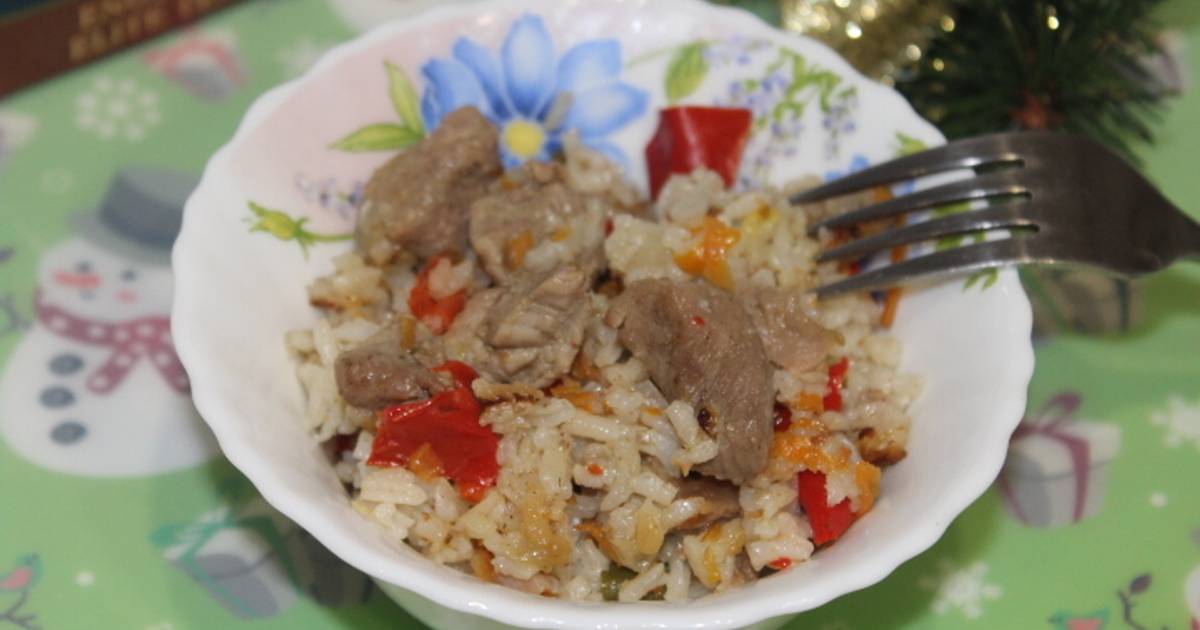 индейка с рисом и овощами. индейка с рисом рецепт с фото. тушеная индейка с рисом. индейка с рисом рецепт с фото. каша рисовая с филе индейки.