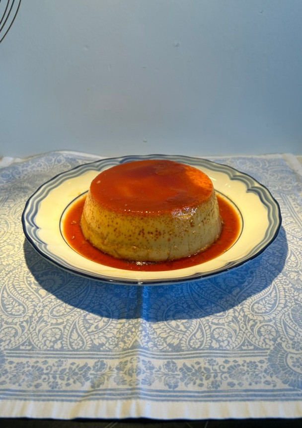 Una foto de Flan de huevos y leche de coco