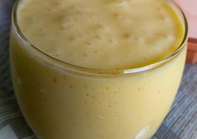 How to Make Favorite Mango Smoothie