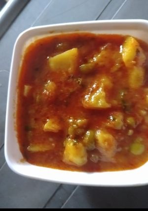 A picture of Aloo Mater Tamater Ki Sabzi.