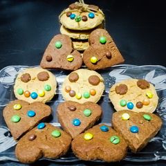 A picture of Eggless Vanilla and Chocolate Cookies.