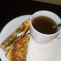 A picture of Sandwich with Ginger and clove black tea.