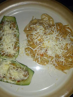 Una foto de Calabacitas rellenas de atún a la mexicana