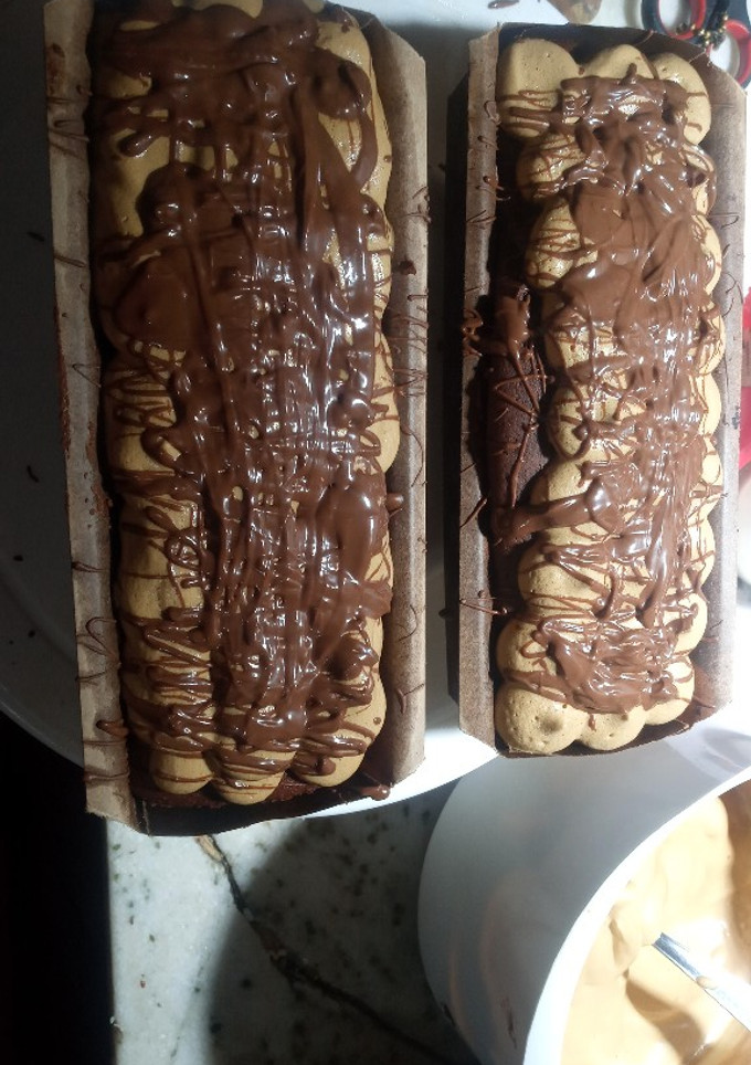 Una foto de Budín de chocolate con crema de café