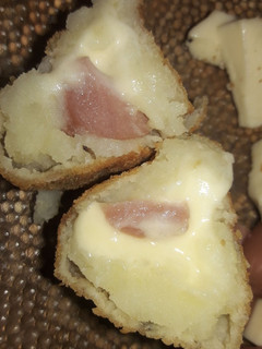 Una foto de Bombas de papas rellenas