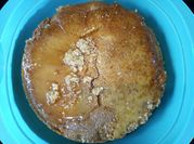 Una foto de flan con whisky