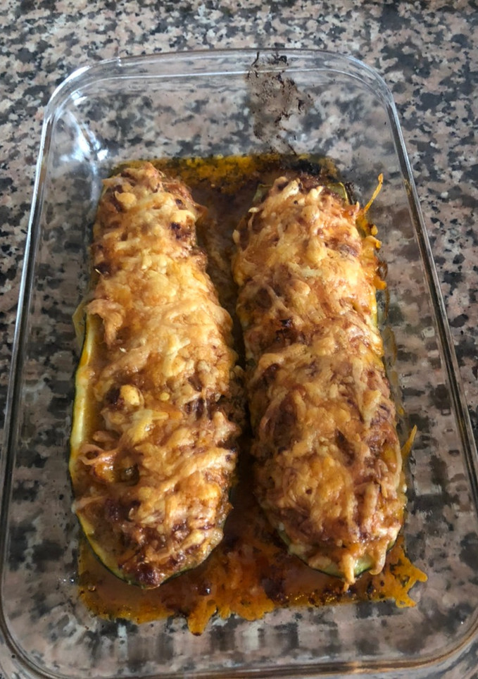 Una foto de Calabacín relleno de carne picada