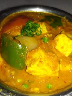 கடாய் பன்னீர் (Kadaai paneer recipe in tamil) செய்முறை முக்கிய புகைப்படம்