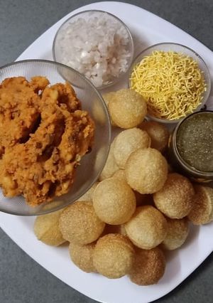 પાણીપૂરી (Pani Puri Recipe In Gujarati) રેસીપી મુખ્ય ફોટો