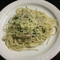 A picture of Creamy Tuna Pesto Pasta.