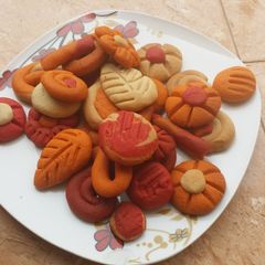 A picture of Colored cookies.