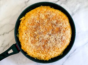 Prosciuttóval és mozzarellával töltött frittata recept fotója