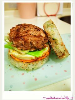 七彩繽紛米漢堡 的食譜成品照片