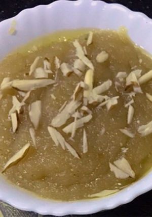 A picture of Suji Ka Halwa recipe 😋.