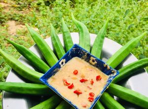 Hình của món Đậu bắp luộc chấm chao (chay).