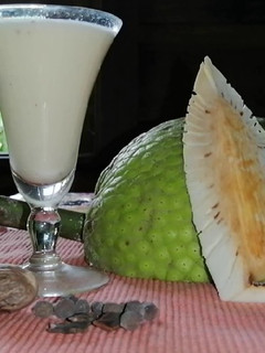 Una foto de Atol de fruta de pan con leche de coco 🥥