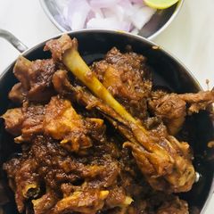 A picture of Sindhi style chicken sukka.