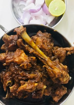 A picture of Sindhi style chicken sukka.