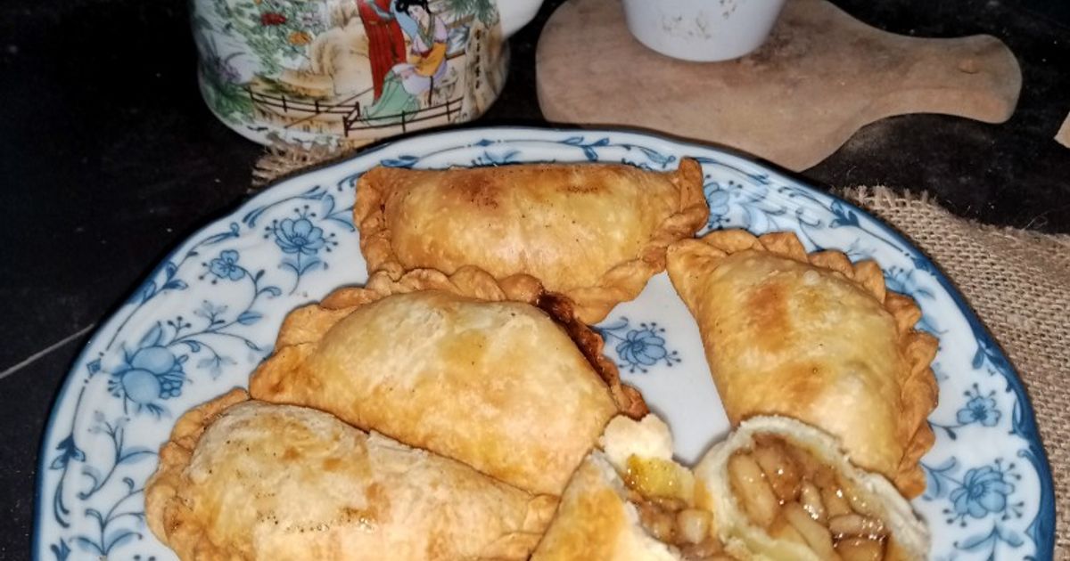 Pastel Apel Kayu Manis