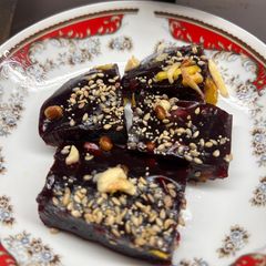 A picture of Beetroot halwa/barfi.