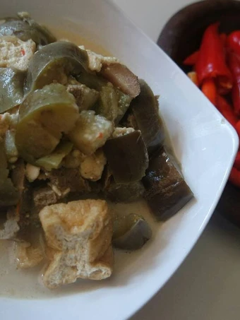 Langkah Mudah untuk Membuat Resep Lodeh terong bumbu ndesooo yang Lezat Sekali Anti Ribet, Uenak Banget