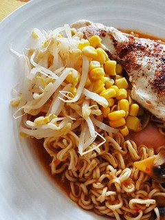 A picture of Noodle Ketchup Sambal Soup n' Grill Chicken Tandoori.