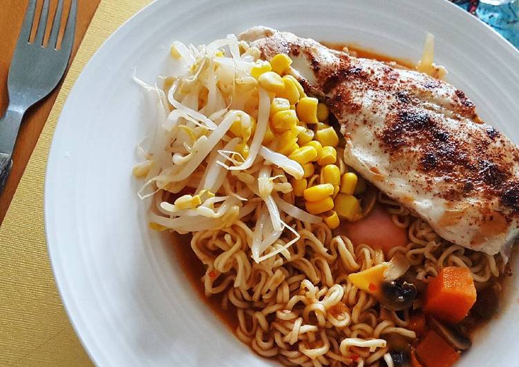 Simple Way to Make Ultimate Noodle Ketchup Sambal Soup n&#39; Grill Chicken Tandoori