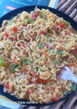 वेज मैगी (veg maggi recipe in Hindi) रेसिपी मुख्य फोटो