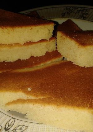 A picture of Basbousa.