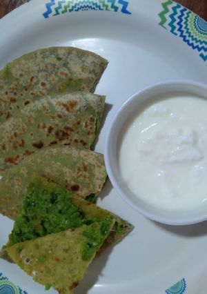 मटर पराठा (matar paratha recipe in Hindi) रेसिपी मुख्य फोटो